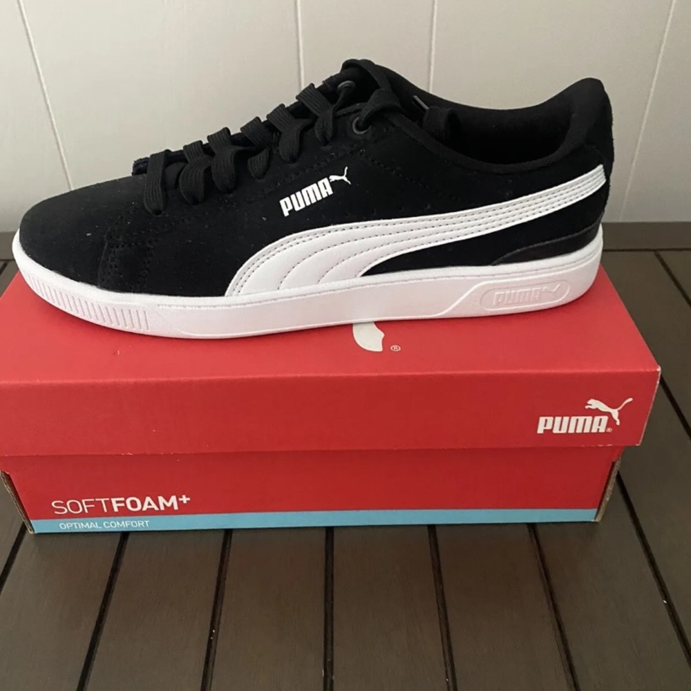 PUMA Women's Vikky v3 Sneakers  Black/white Size 7